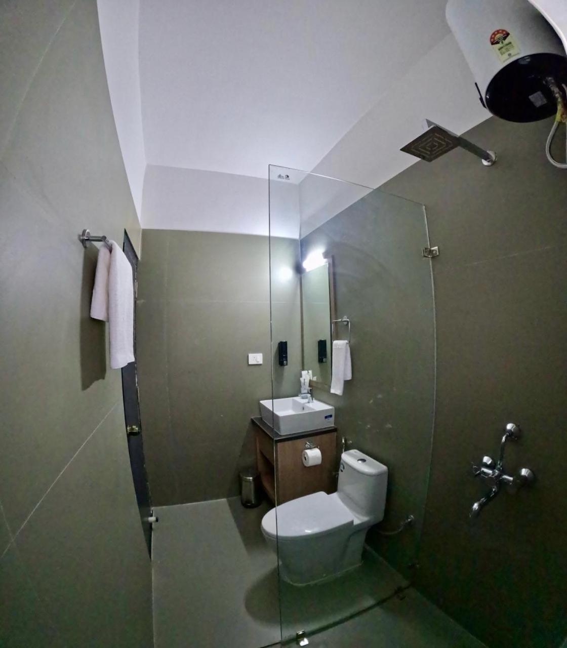 Hotel The Dibrugarh Address Exterior foto